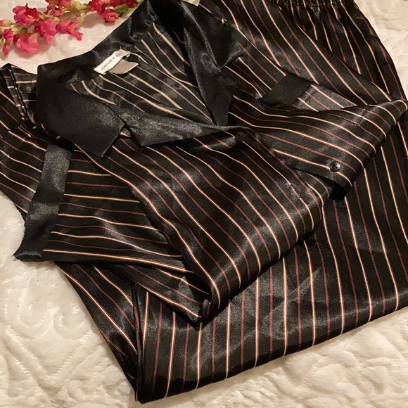 Jones New York Other - NWOT JONES NY PAJAMA PANT SUIT SIZE MEDIUM